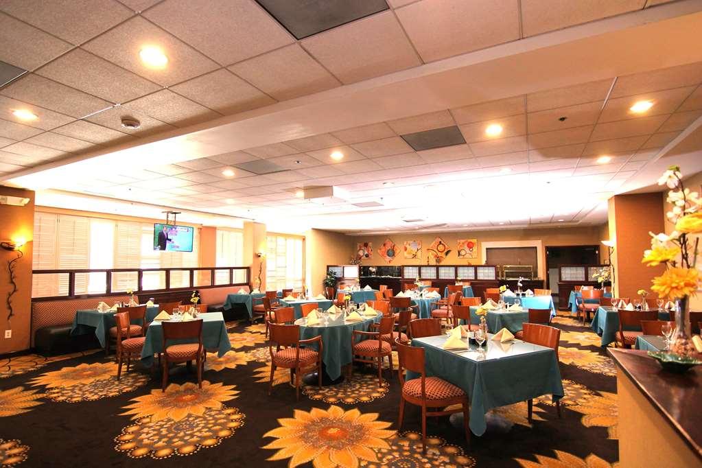 Holiday Inn - Piscataway - Somerset, An Ihg Hotel Restaurant photo